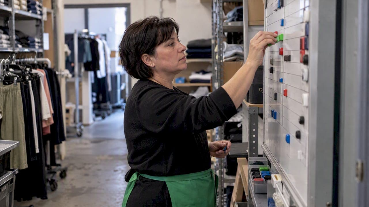 Four Retail Scheduling Strategies to Cut Labor Costs and Retain Staff